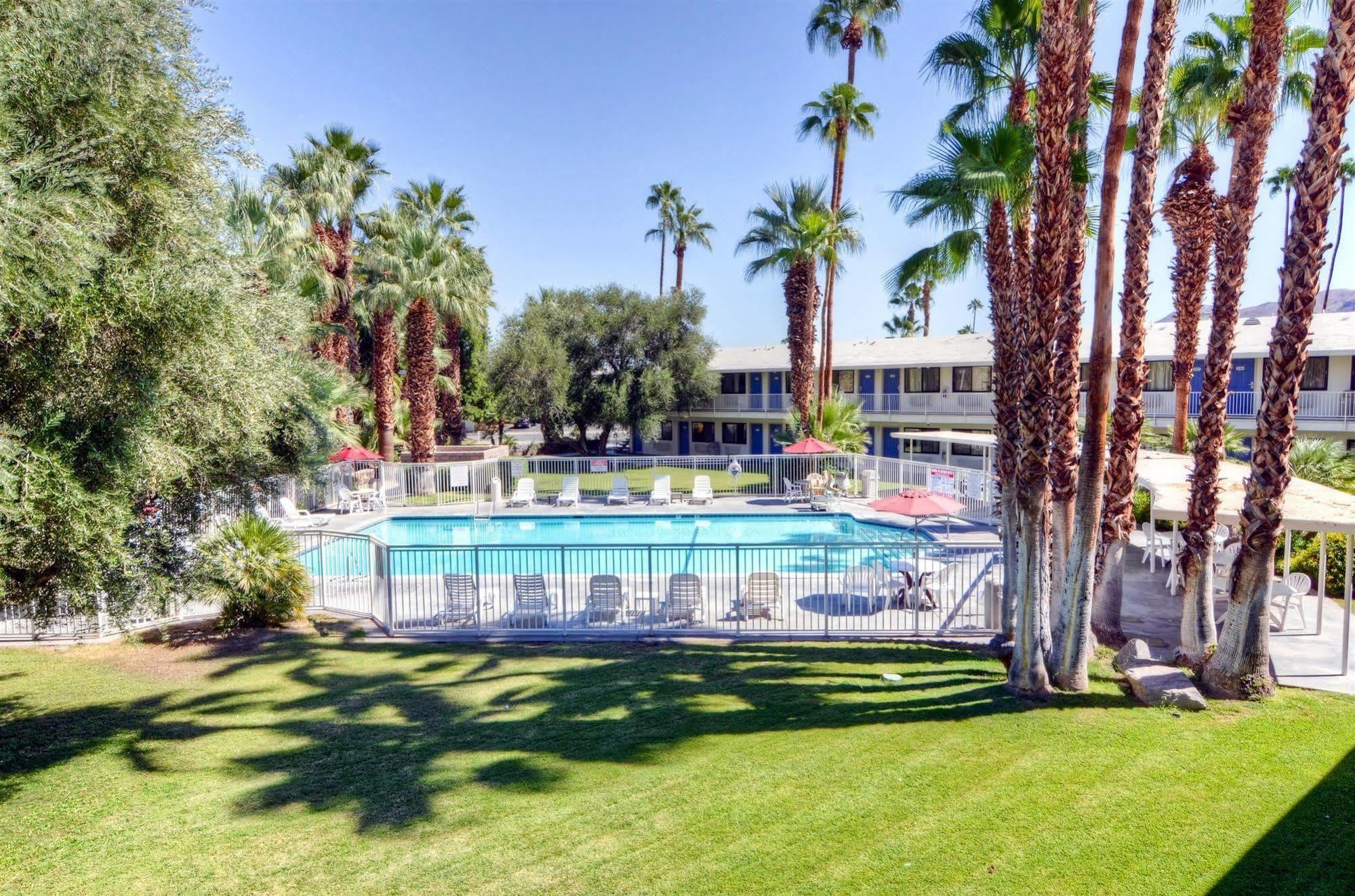 Motel 6-Palm Springs, Ca - East - Palm Canyon מראה חיצוני תמונה