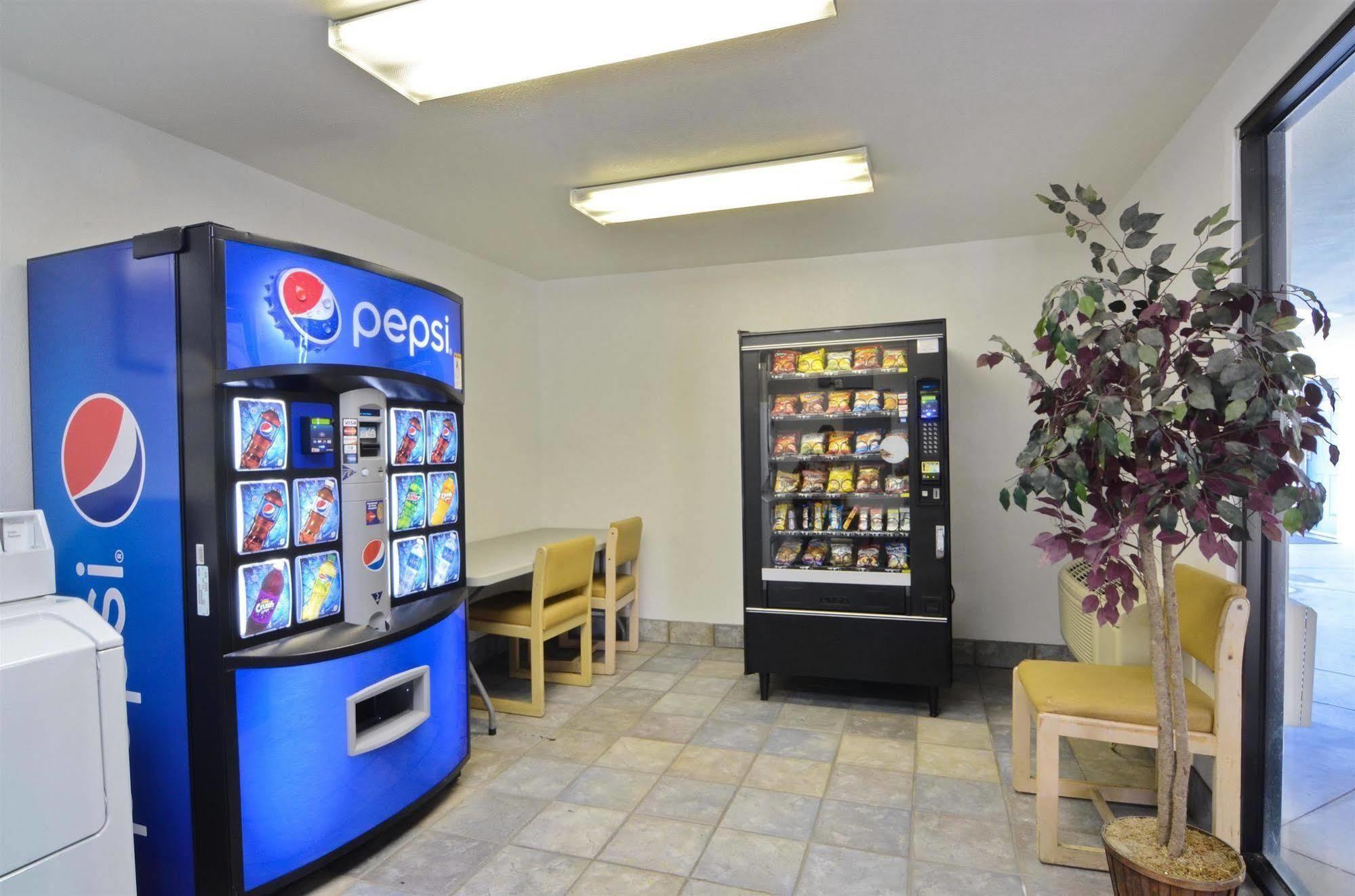 Motel 6-Palm Springs, Ca - East - Palm Canyon מראה חיצוני תמונה