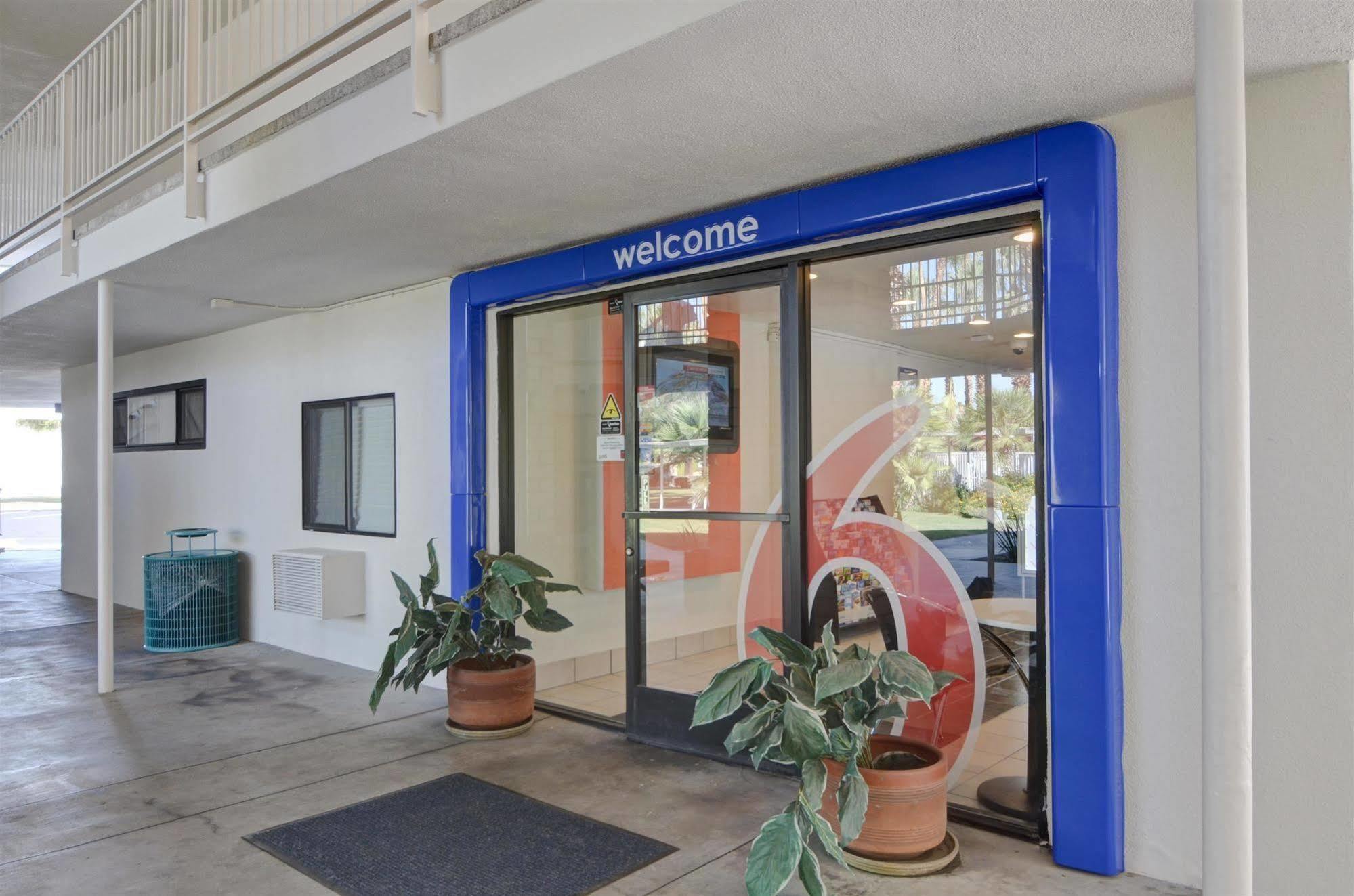 Motel 6-Palm Springs, Ca - East - Palm Canyon מראה חיצוני תמונה