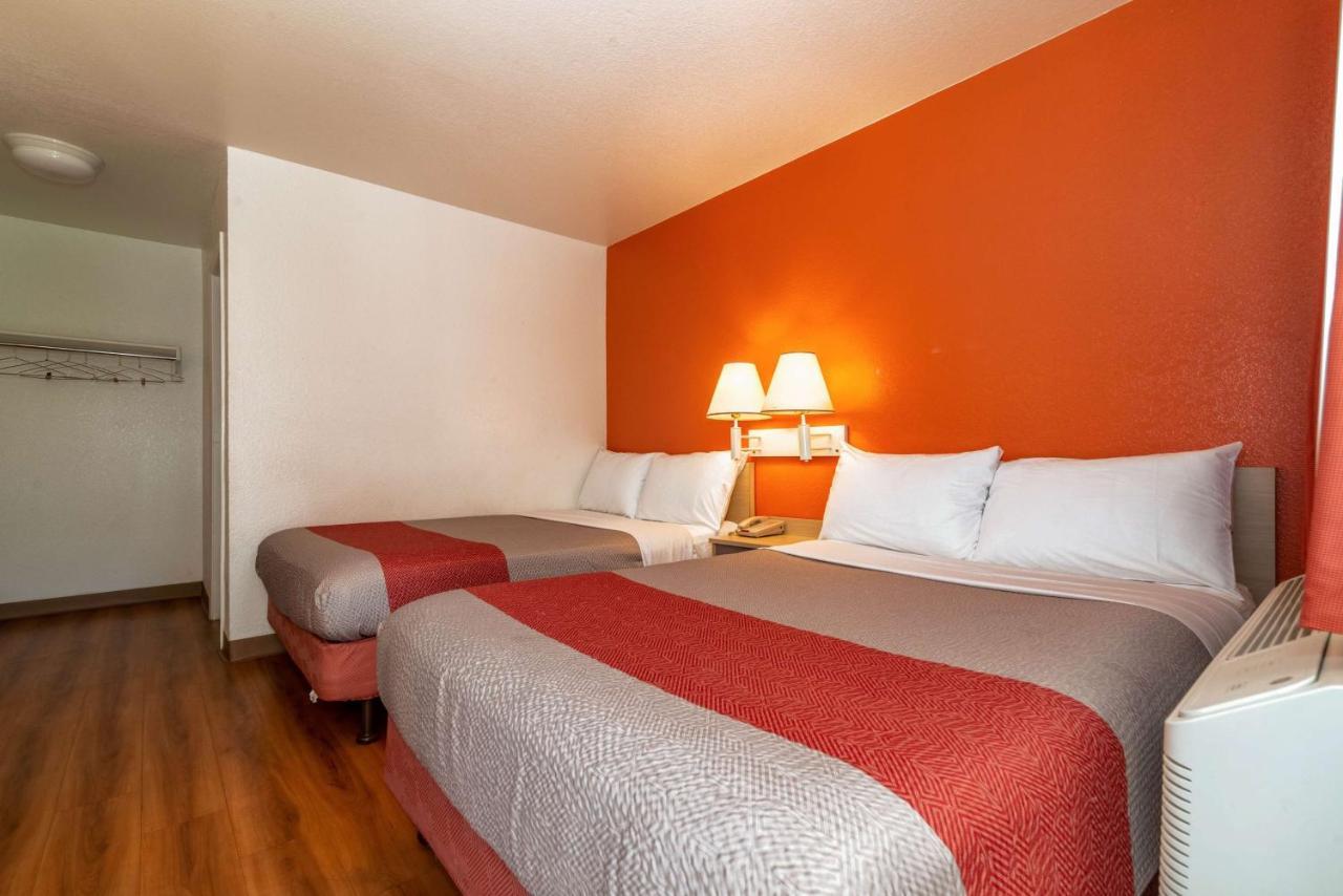 Motel 6-Palm Springs, Ca - East - Palm Canyon מראה חיצוני תמונה